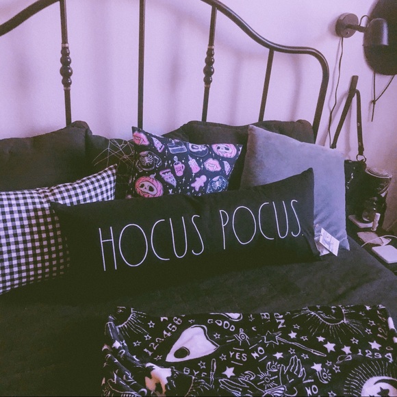 Rae Dunn Hocus Pocus Halloween Pillow RESERVED - Picture 2 of 3